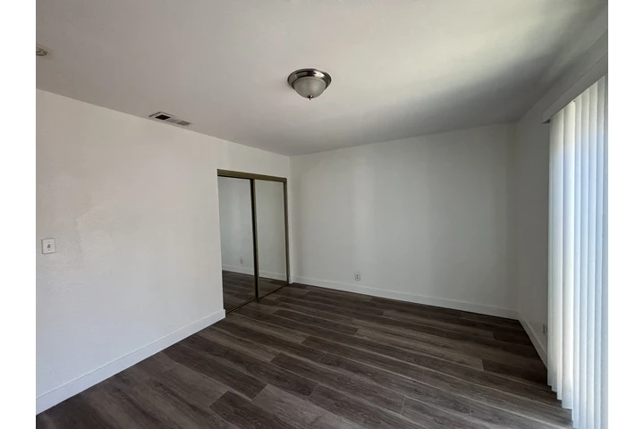 $2100 : Apt. de 2 Cuartos en Maywood image 5
