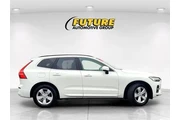$18888 : Volvo XC60 2022 AWD B5 Momen thumbnail