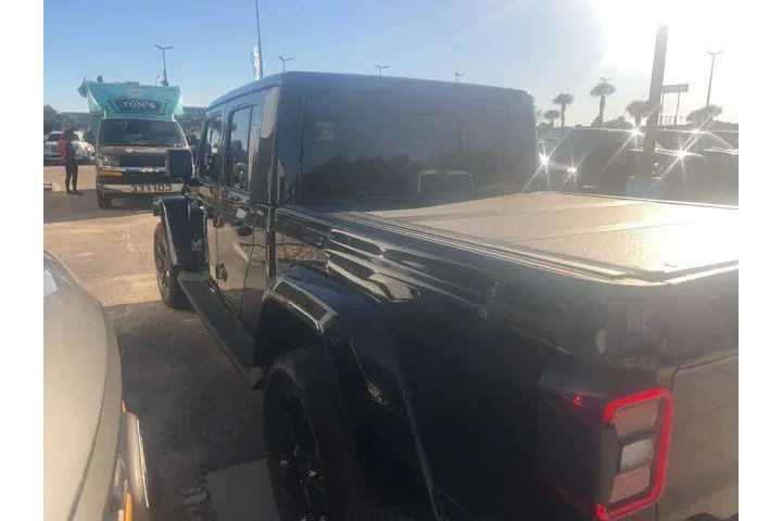 $37683 : Jeep Gladiator 2023 4x4 Over image 3