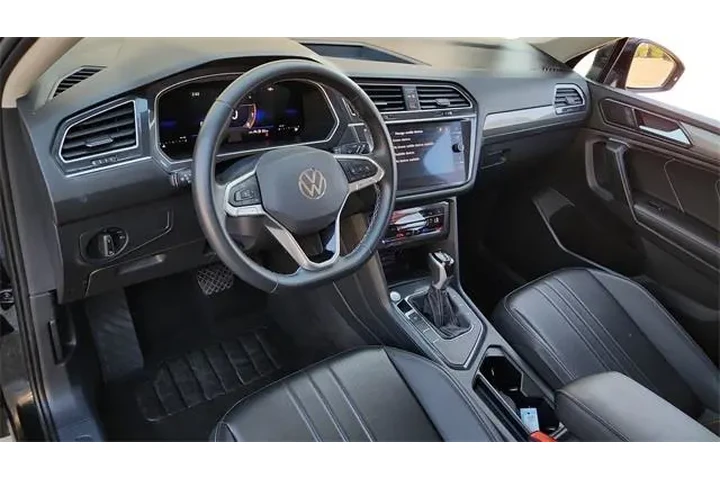 $20794 : Volkswagen Tiguan 2024 Wolfs image 9