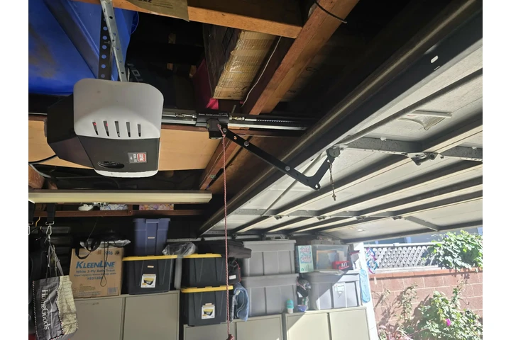 Genie Smart garage door opener image 1