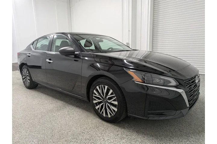 $19997 : Nissan Altima 2024 2.5 SV 4d image 1