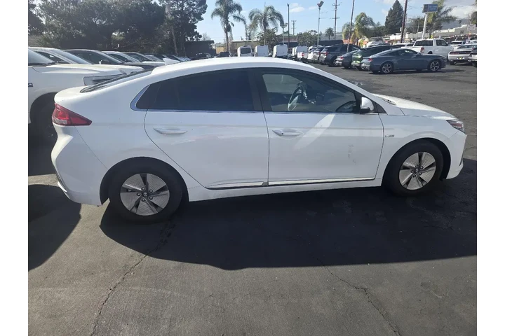 $14495 : Hyundai IONIQ Hybrid 2020 SE image 3