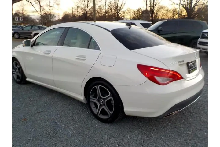 $13476 : 2018 CLA 250 image 3