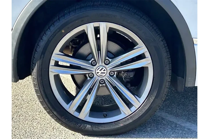 $14052 : Volkswagen Tiguan 2018 2.0T image 7