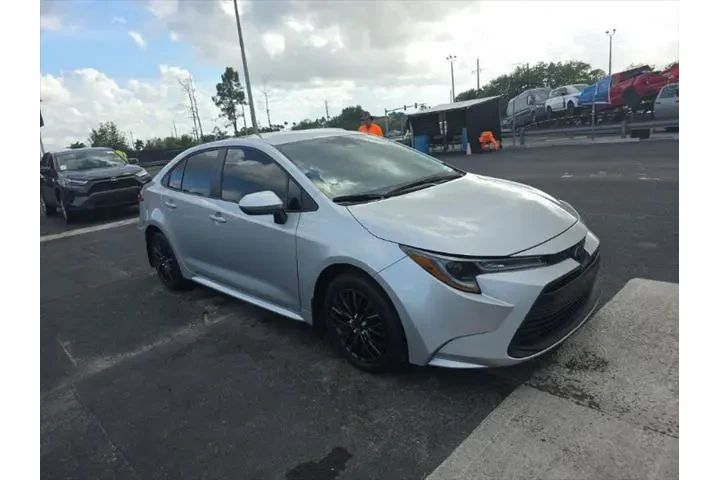 $21993 : Toyota Corolla 2025 LE 4dr S image 3