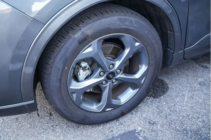 $20477 : Ford Escape 2023 ST-Line 4dr image 10