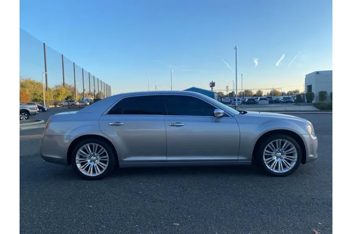 $10995 : 2011 300 C image 8