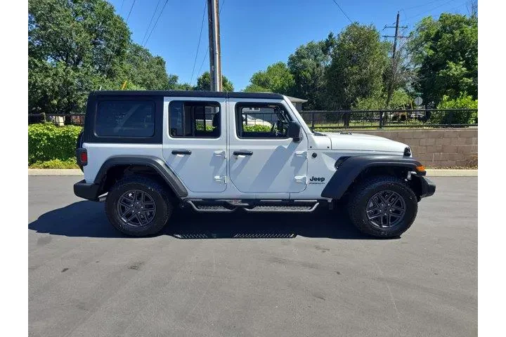 $31995 : Jeep Wrangler 2024 4x4 Sport image 3