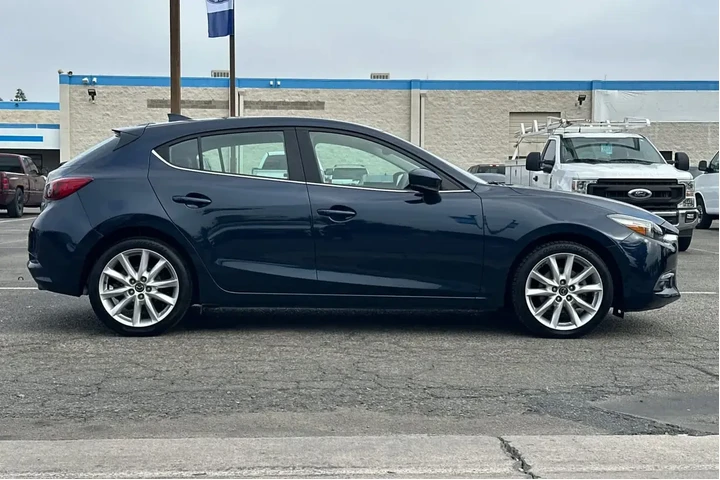 $16284 : Mazda Mazda3 2017 Grand Tour image 8