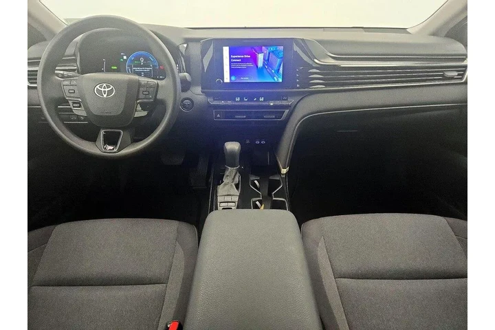 $27998 : Toyota Camry 2025 LE 4dr Sed image 9