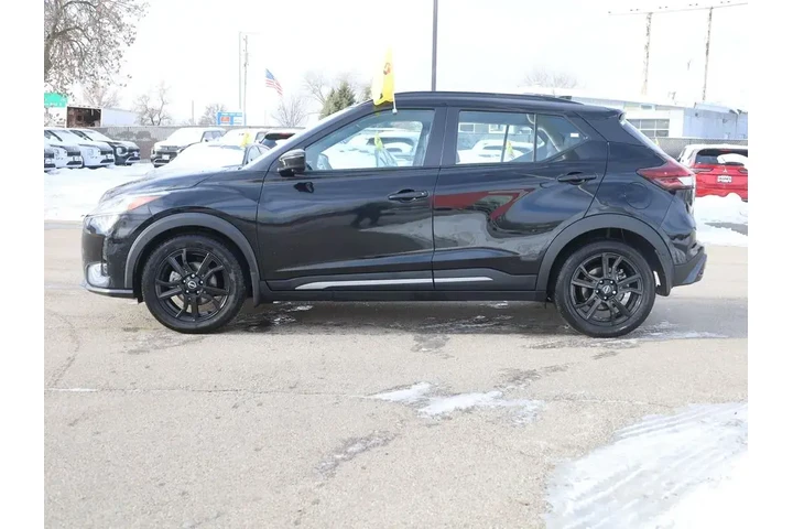 $19277 : Nissan Kicks 2023 SR 4dr Cro image 6