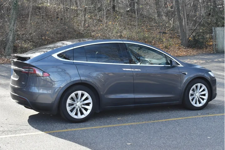 $22595 : Tesla Model X 2018 AWD 75D 4 image 9