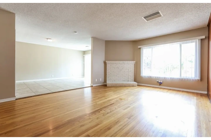 $2450 : 3 Bedroom House In Inglewood image 2