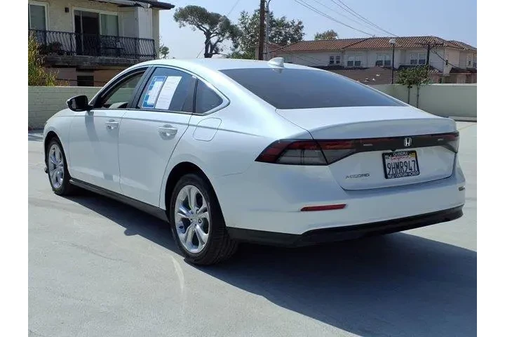 $23510 : Honda Accord 2023 LX 4dr Sed image 6