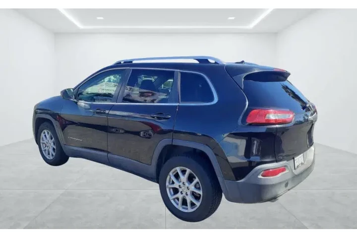 $7800 : 2014 Cherokee Latitude image 4