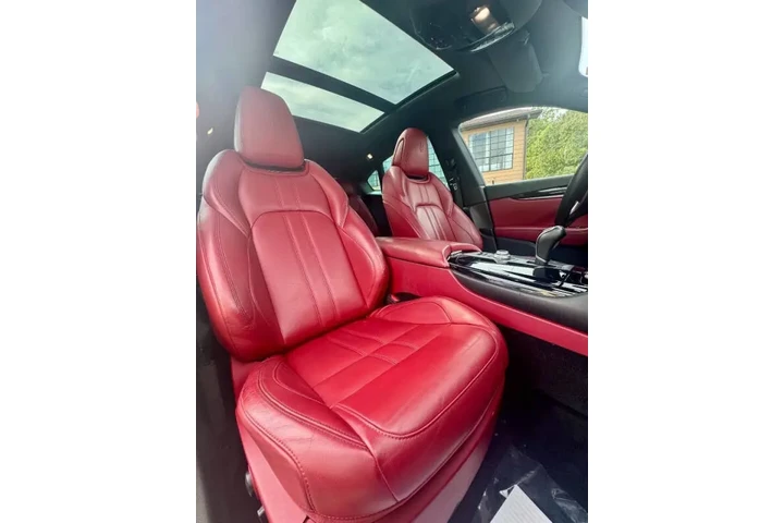 $17900 : 2017 Levante image 10