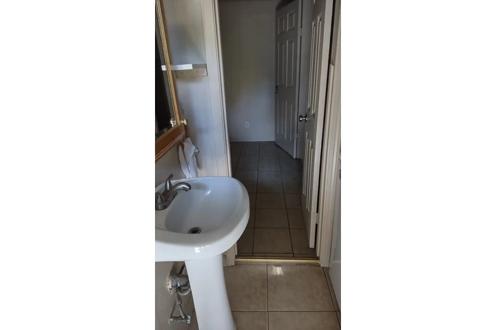 $1200 : Recamara Para 2 Personas Este image 2