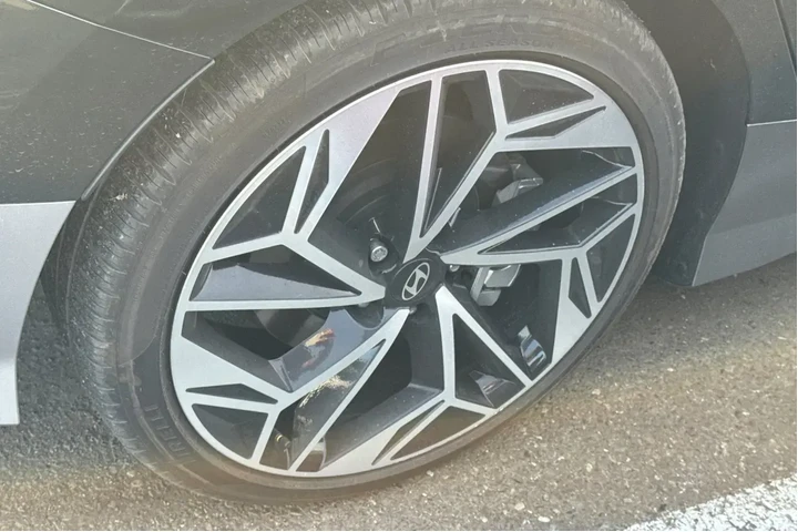 $25990 : Hyundai IONIQ 6 2024 SEL 4dr image 7