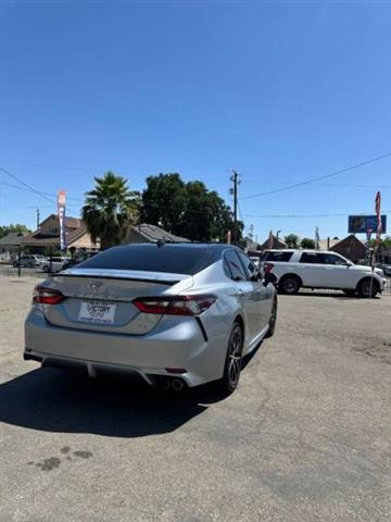 2022 Camry SE Nightshade image 5