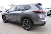 $23288 : Nissan Rogue 2024 SV 4dr Cro thumbnail