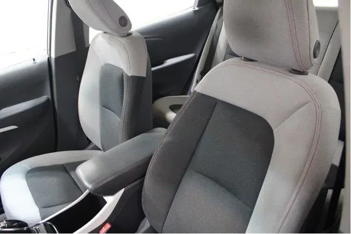 $13987 : Chevrolet Bolt EV 2020 LT 4d image 6