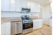 $1450 : 1 Bedroom Apt for rent in LA thumbnail