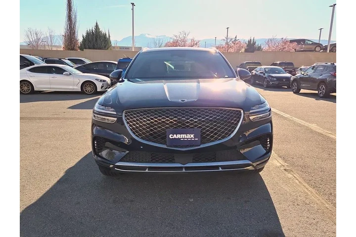 $37998 : Genesis GV70 2022 AWD 2.5T S image 2