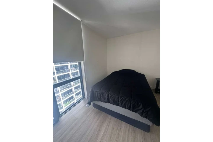 $1400 : Renta de habitación privada image 1