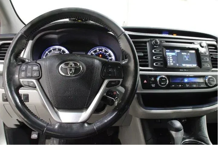 $14889 : Toyota Highlander 2015 AWD L image 8