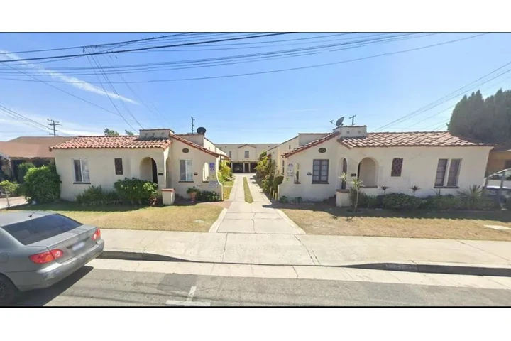 $1300 : A beautiful luxury apartment image 1