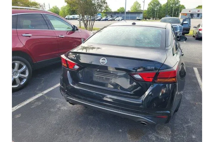 $17481 : Nissan Altima 2020 2.5 SR 4d image 5