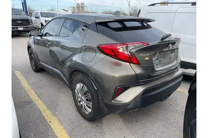 $18900 : Toyota C-HR 2021 LE 4dr Cros image 7