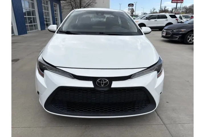 $14990 : 2022 Corolla LE image 4