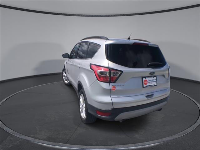 $12000 : PRE-OWNED 2017 FORD ESCAPE SE image 7