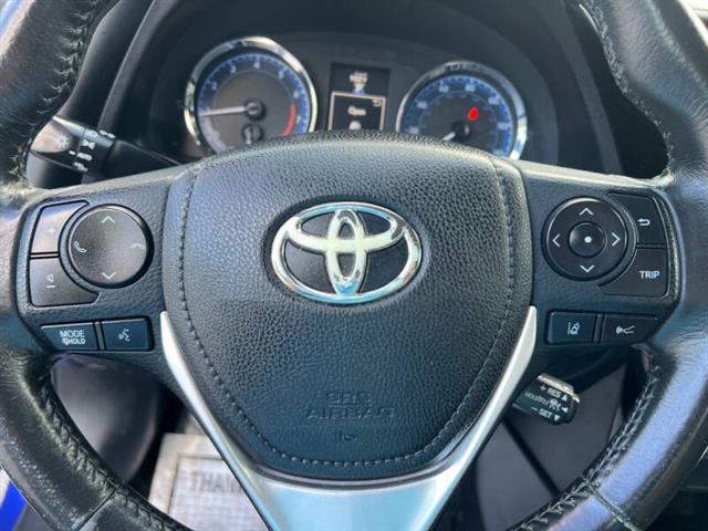 $10900 : 2017 Corolla SE image 10