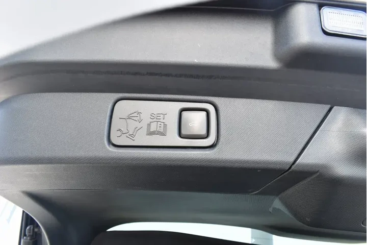 $29990 : Ford Mustang Mach-E 2022 AWD image 7