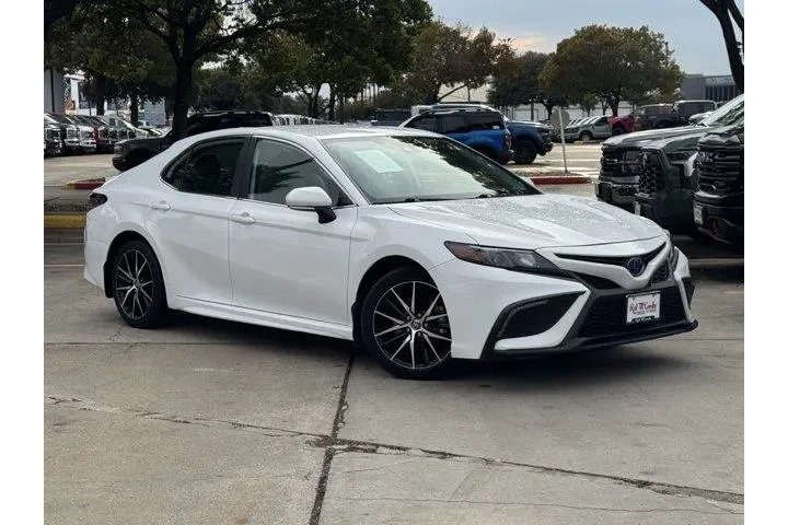 $28249 : Toyota Camry Hybrid 2024 SE image 1