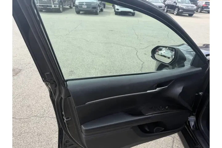 $21850 : 2021 Camry LE image 9