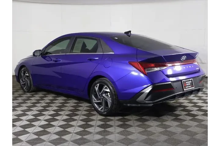 $20983 : Hyundai ELANTRA 2024 Limited image 10