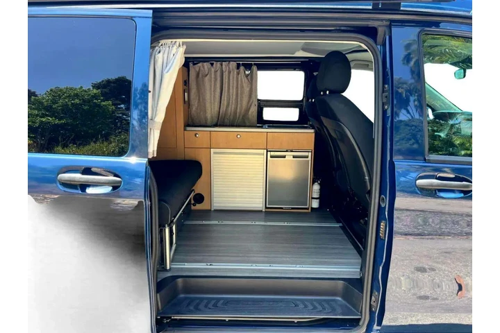 $65999 : 2021 Mercedes-Benz Metris Car image 3