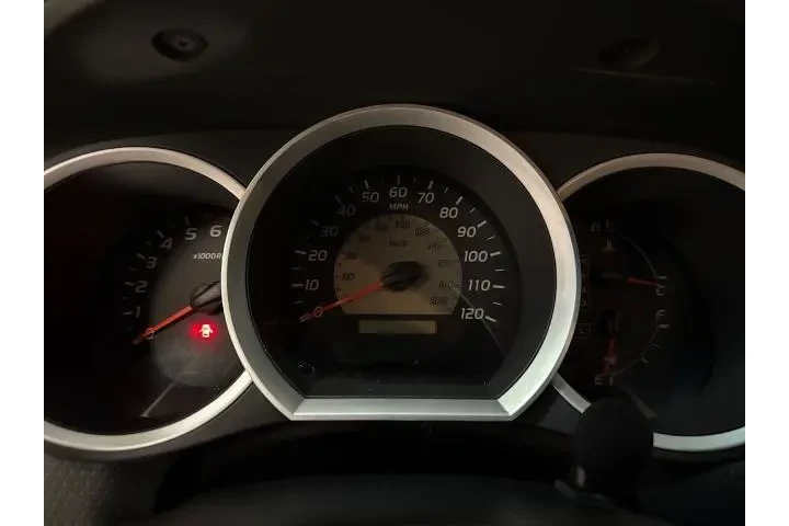 $13901 : Toyota Tacoma 2009 4x4 V6 4d image 10