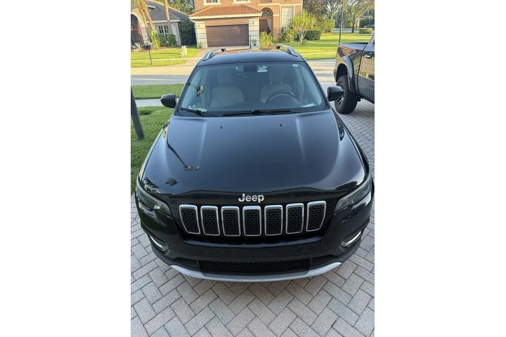 $9000 : 2019 Jeep Cherokee LTD image 2