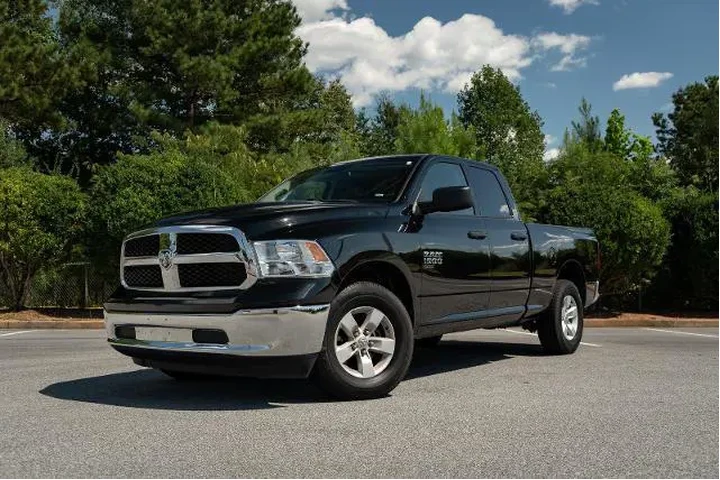 $31559 : Ram 1500 Classic 2024 4x4 SL image 1
