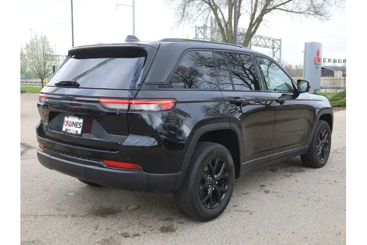 $28977 : Jeep Grand Cherokee 2024 4x4 image 10