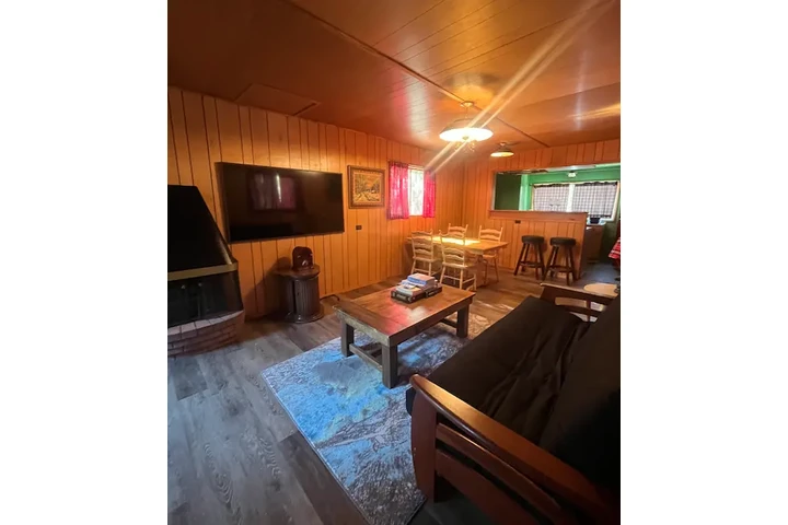 $1850 : ¡CASA EN IDYLLWILD DISPONIBLE! image 4