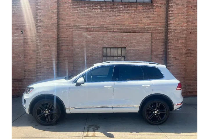 $19999 : 2017 Touareg V6 Wolfsburg image 3