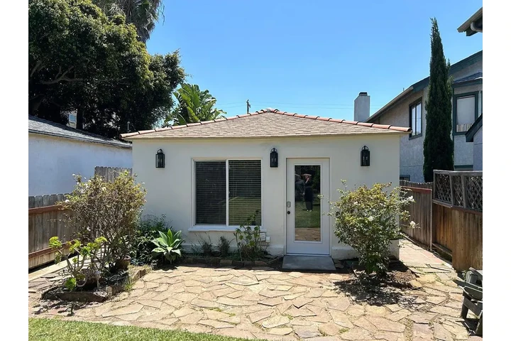 $1000 : Amplio 1 dormitorio image 1