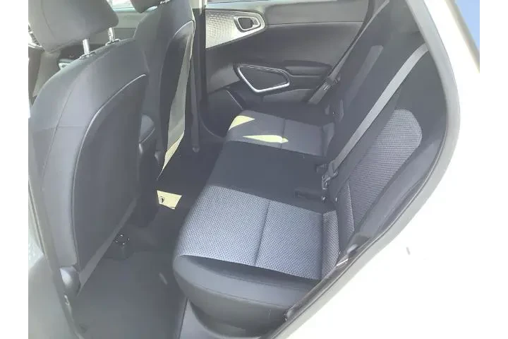 $21950 : Kia Soul 2024 LX 4dr Crossov image 9