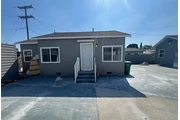 Freshly painted house with new en Los Angeles